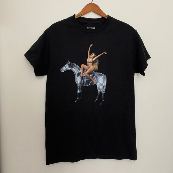 Beyonce Renaissance Tshirt size small POSE #4 - Picture 1 of 10